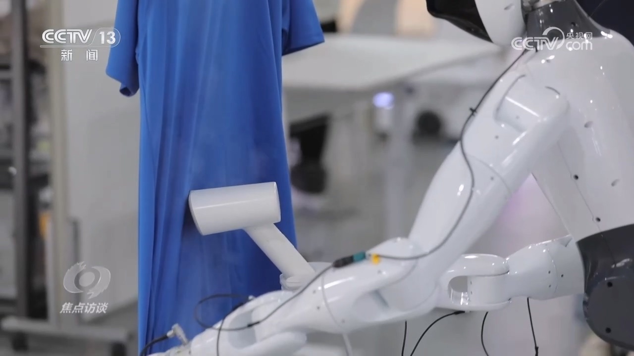 人形机器人加速进化 具身智能未来如何演绎？