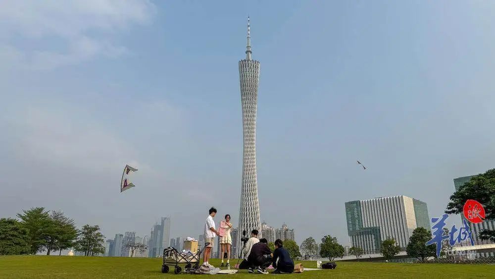 广东多地官宣“入夏”!广州这三个区先加入“夏日群聊”→ 广东多地官宣“入夏”!广州这三个区先加入“夏日群聊”→