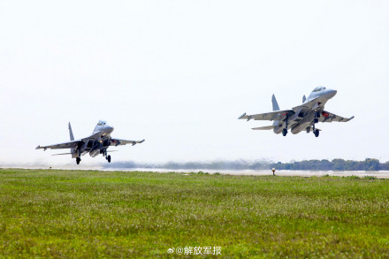 长空砺刃！空军战机飞行训练图上新