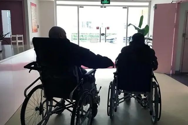 关乎老年人生命大事！这类场所要格外注意→