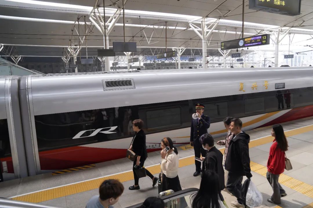 大风已致内蒙3人受伤!天津多趟火车停运!机场研判!海上风险预警! 大风已致内蒙3人受伤!天津多趟火车停运!机场研判!海上风险预警!