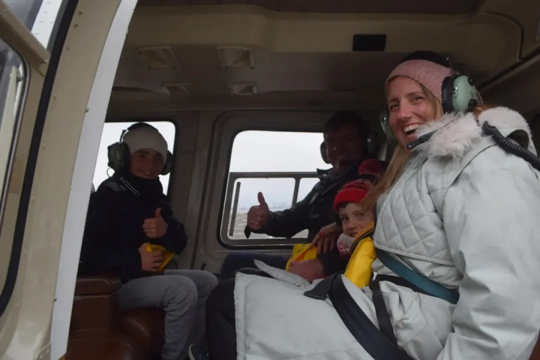 直升机突发坠河!西门子高管一家5口遇难!美2架飞机同日相撞 直升机突发坠河!西门子高管一家5口遇难!美2架飞机同日相撞