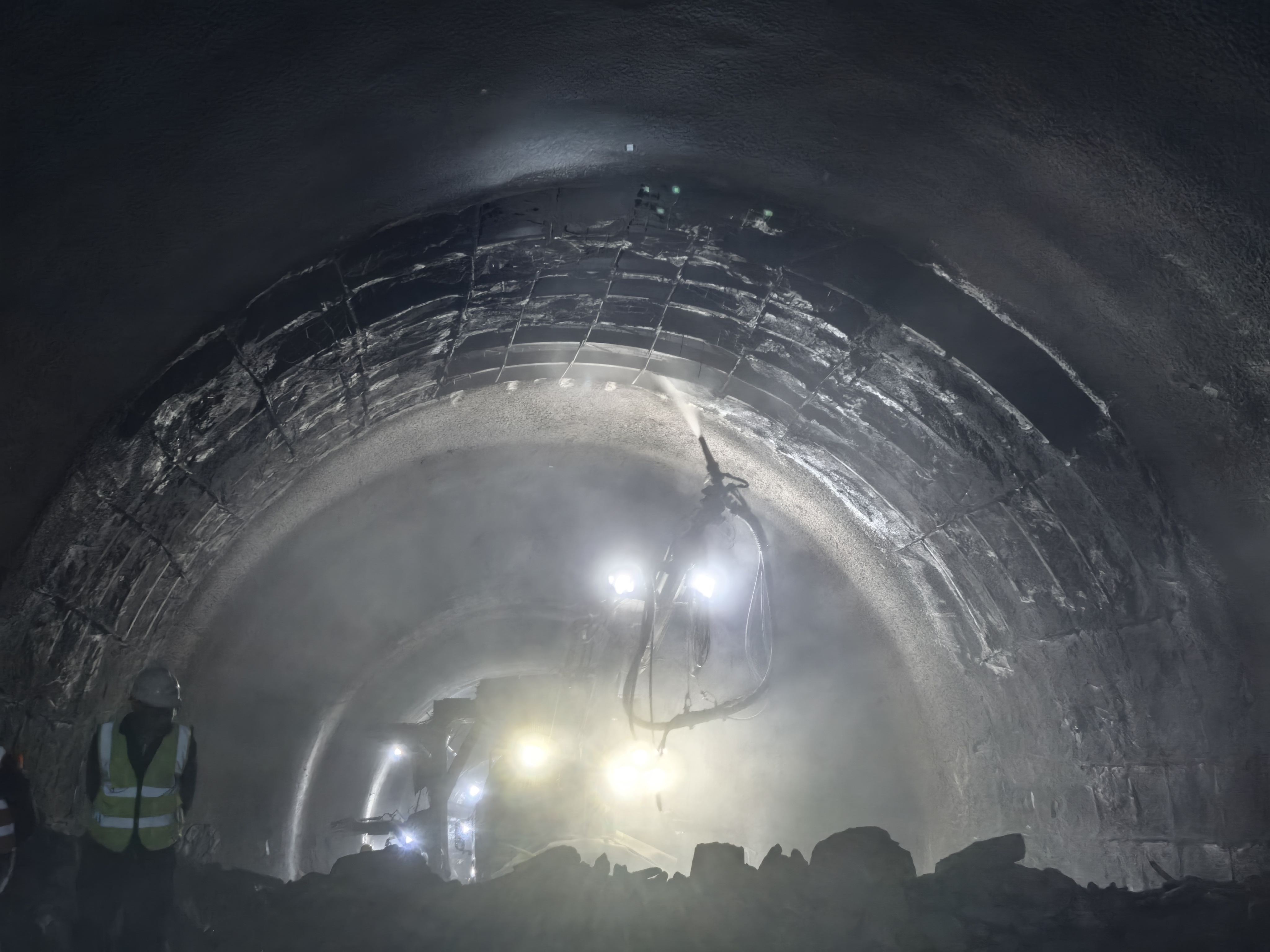 18083米！西十高铁最长I级高风险隧道——西岭隧道贯通