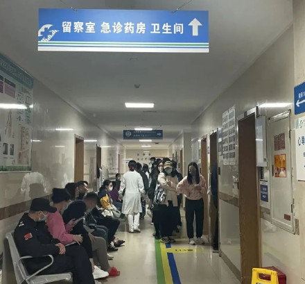 重庆一晚雷电6000+次 “雷暴哮喘”忙坏了医院急诊科