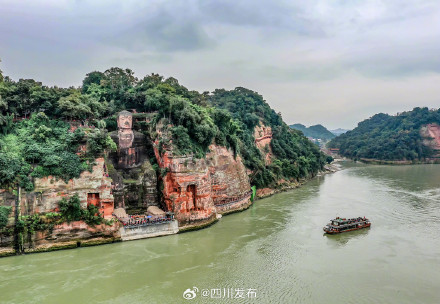 4月15日起，乐山大佛景区观光车正式收费