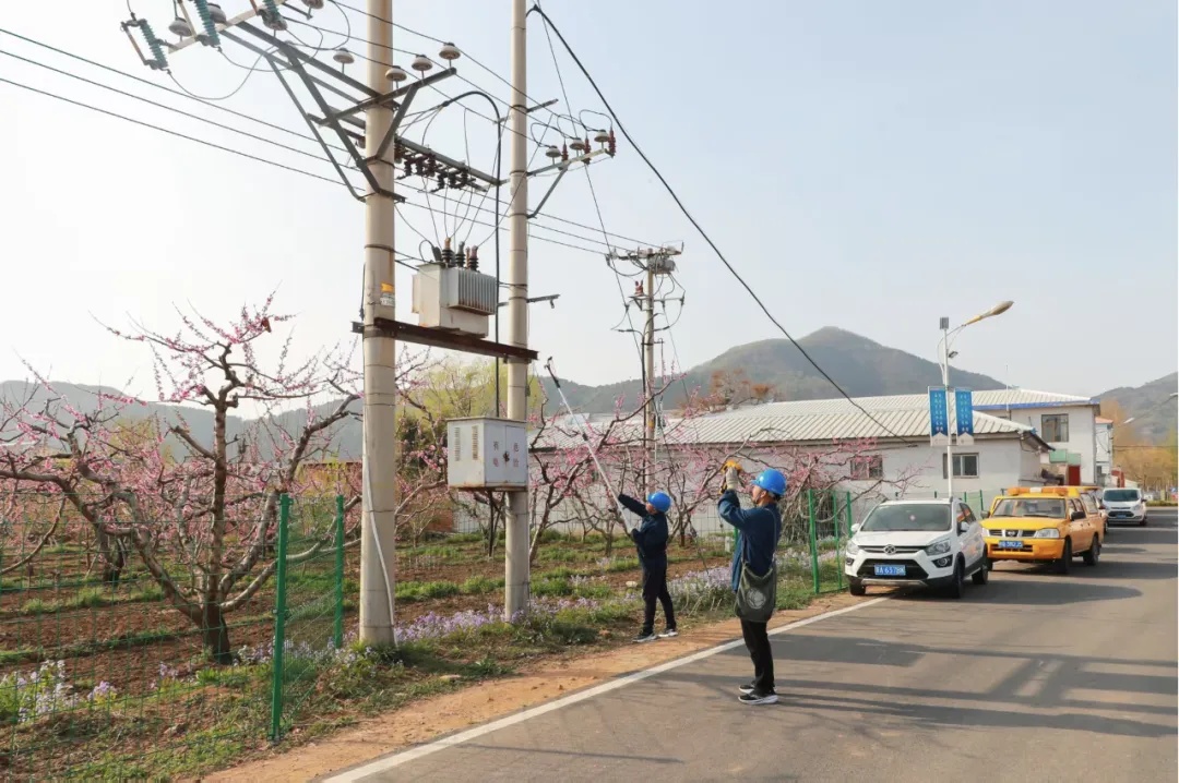 北京四区已现8级以上阵风!非必要不外出!家里停电这样做—— 北京四区已现8级以上阵风!非必要不外出!家里停电这样做——