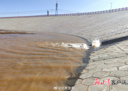 奔涌！黄河水流进了八步沙