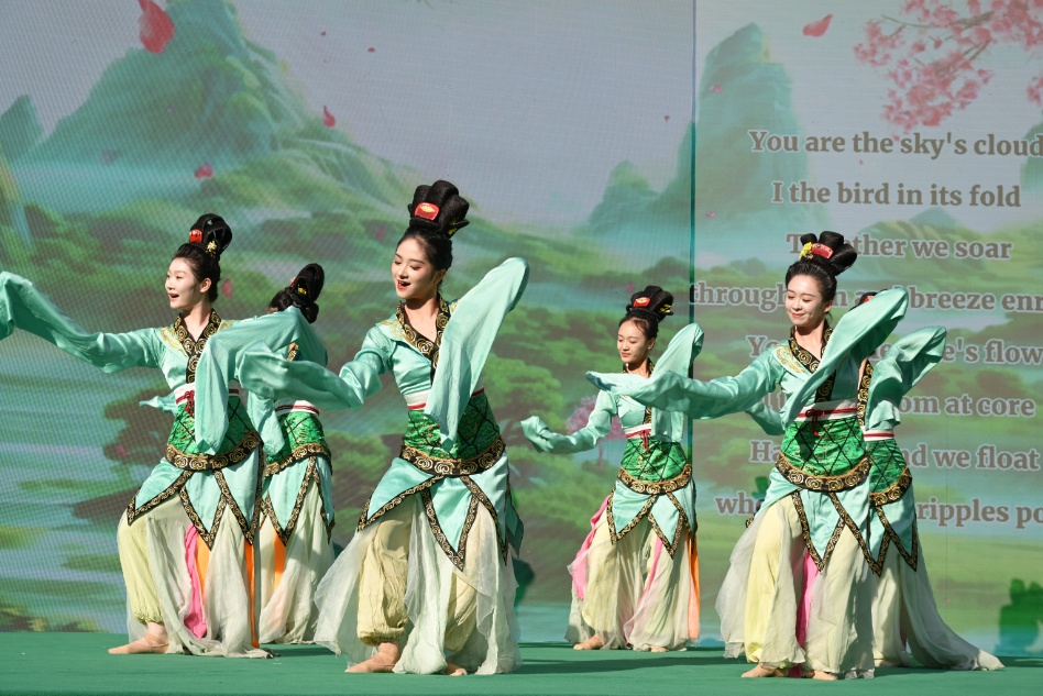 2025年海棠花荟开幕式暨海棠诗会在西城举办 2025年海棠花荟开幕式暨海棠诗会在西城举办