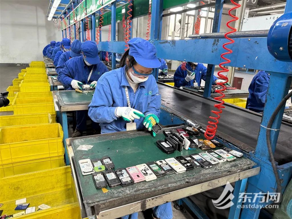 旧手机宁愿“吃灰”？他们为何不选以旧换新，隐私、价格或成回收“拦路虎”