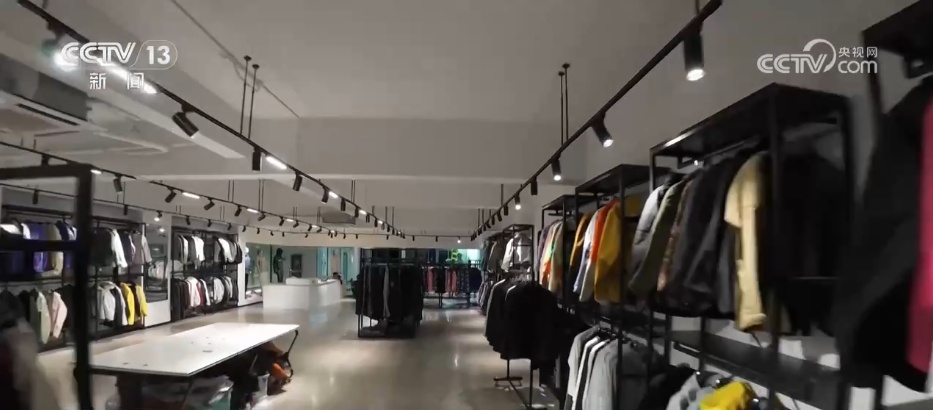 “解锁”春日多巴胺 户外经济“多点开花”成新消费“风口” “解锁”春日多巴胺 户外经济“多点开花”成新消费“风口”