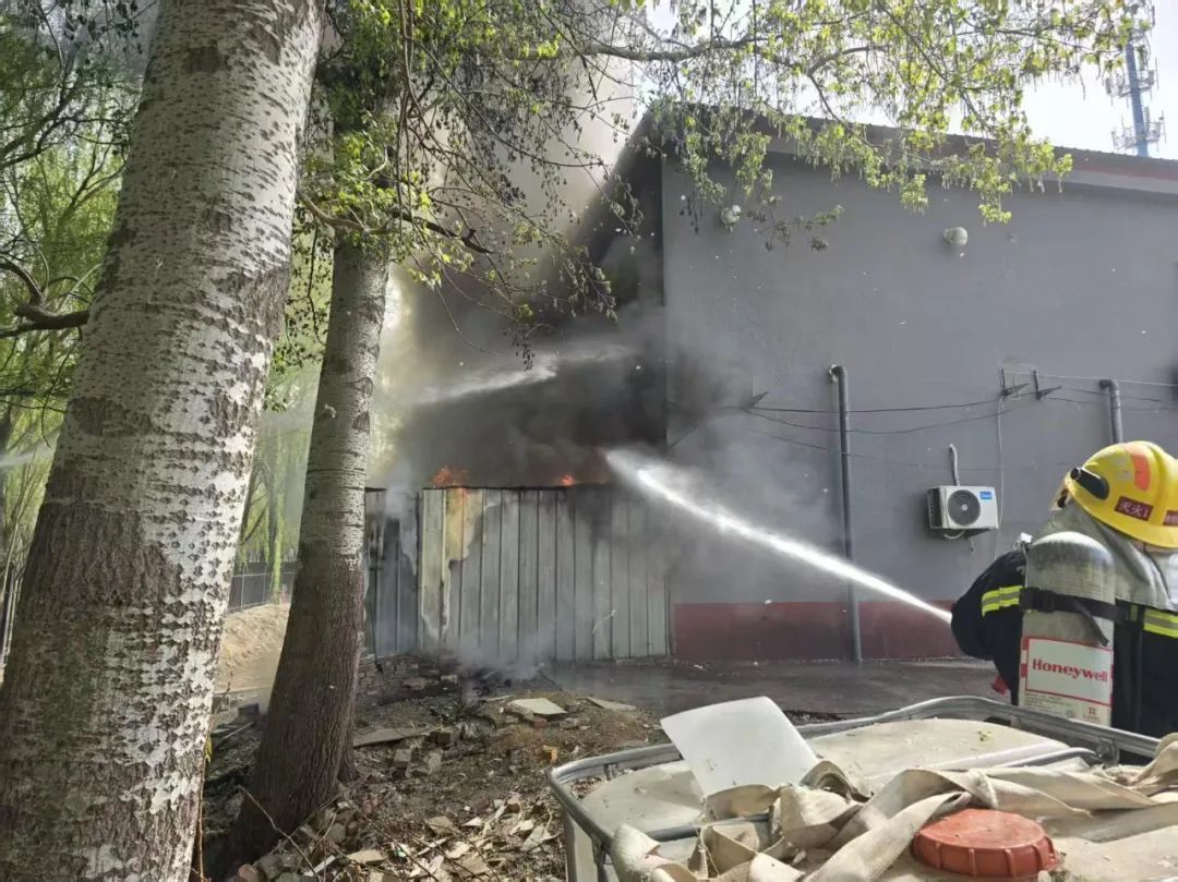 北京：小小烟头，引发火灾！