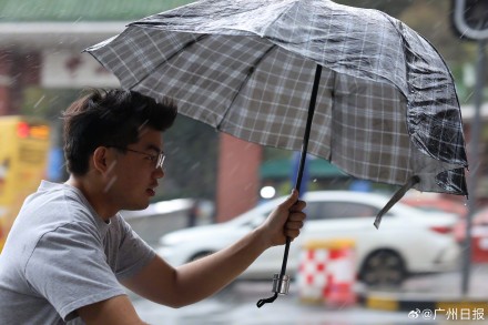 直击广州大风现场，今天你出门了吗？