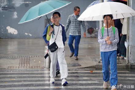直击广州大风现场，今天你出门了吗？