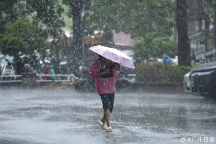 直击广州大风现场，今天你出门了吗？