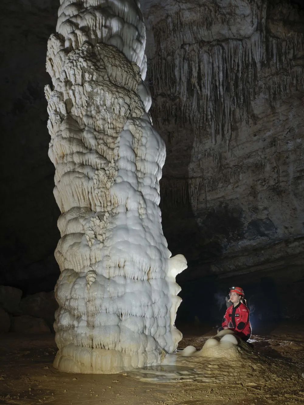 罕见!贵州发现4.8亿年“地下水晶宫” 罕见!贵州发现4.8亿年“地下水晶宫”