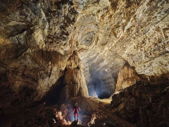 罕见!贵州发现4.8亿年“地下水晶宫” 罕见!贵州发现4.8亿年“地下水晶宫”