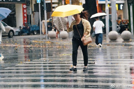 直击广州大风现场，今天你出门了吗？