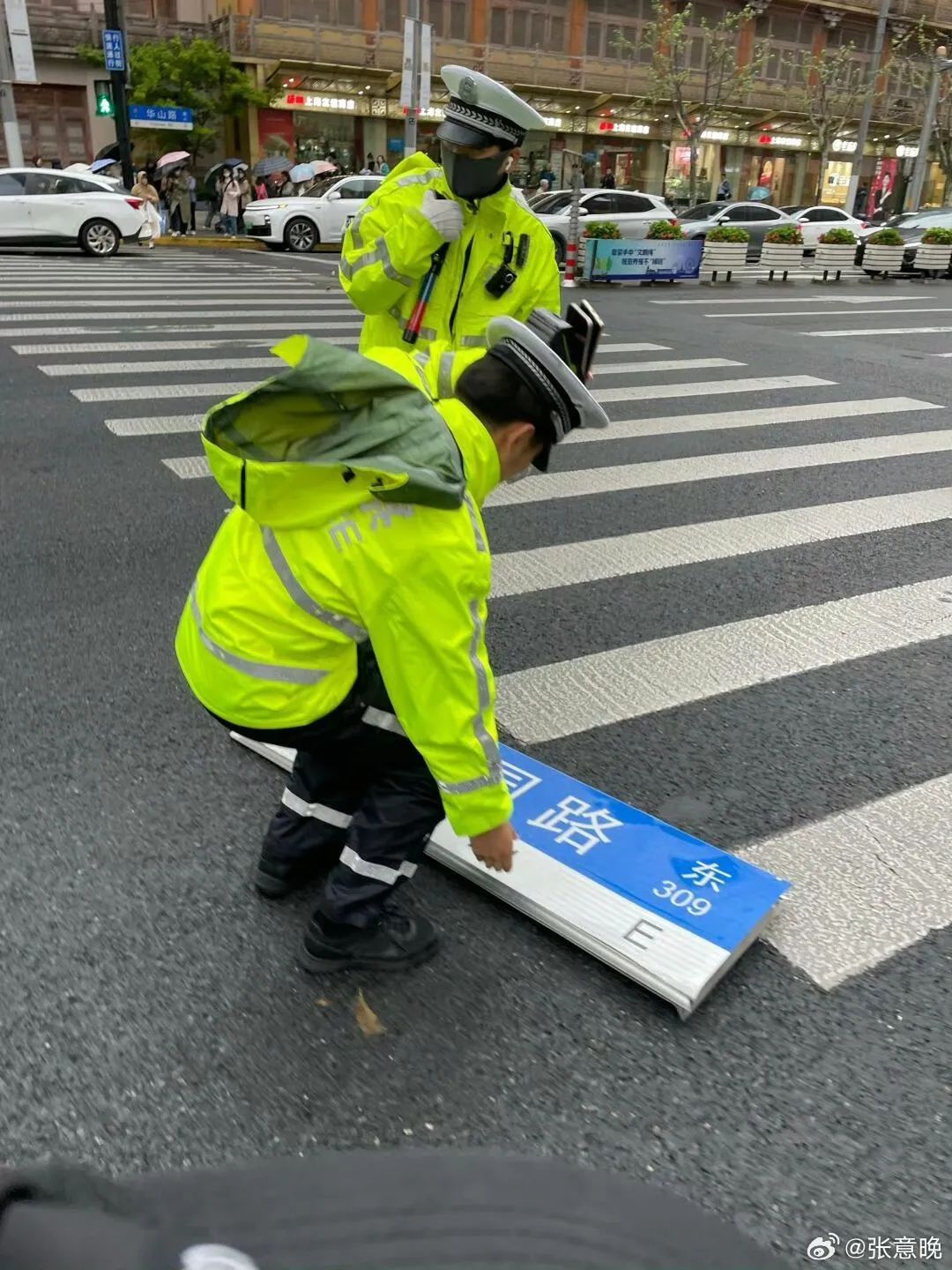 刚刚，预警升级！上海人，不要出门！不要出门！不要出门！