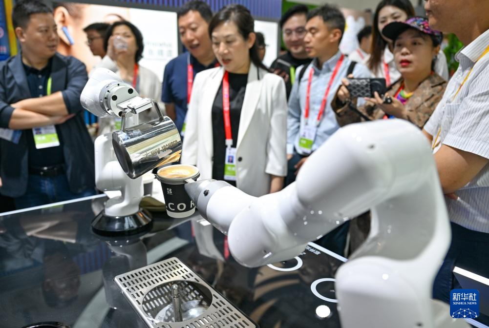 新华全媒+·第五届消博会丨第五届中国国际消费品博览会举办