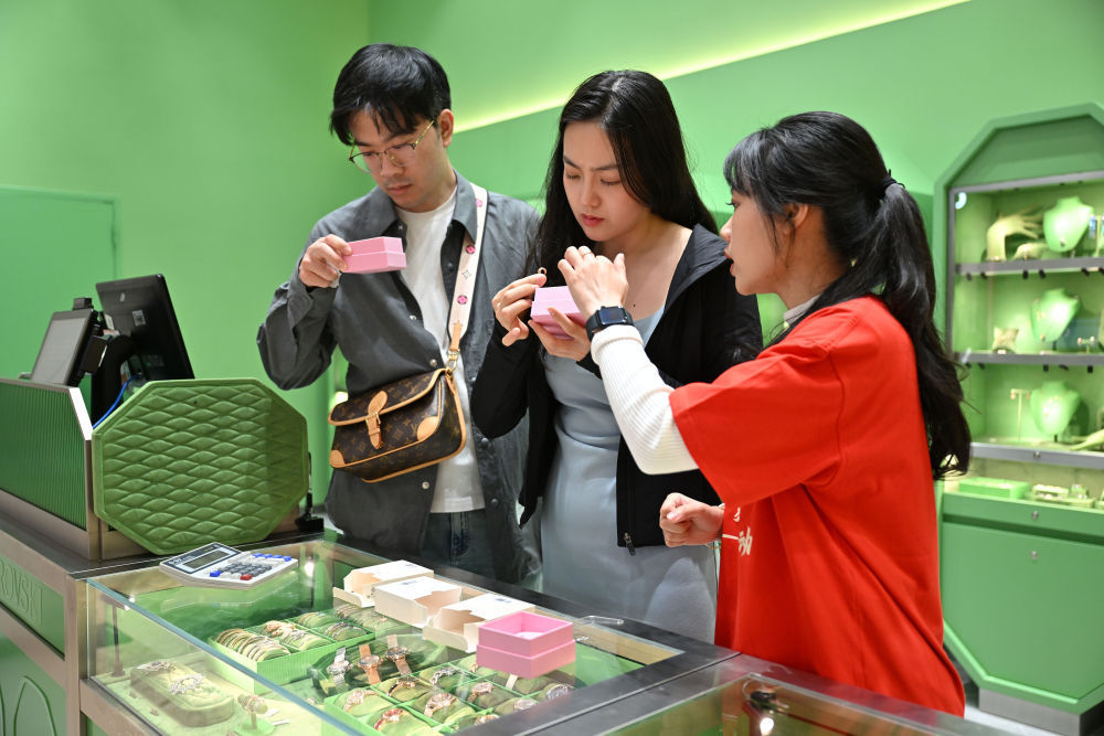 开放赋能 消费升级——海南国际旅游消费中心建设“热力足”