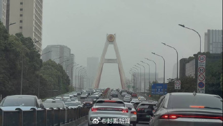 秦岭连续3次失守，把沙尘吹到了海南