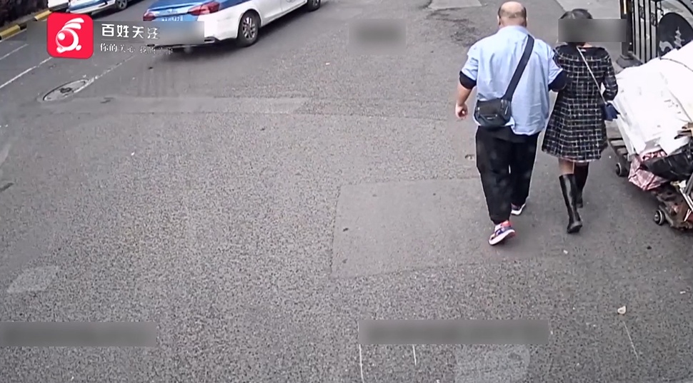 “耽误大家几分钟，我要先救人！”乘客突发身体不适，贵阳公交司机暖心送医