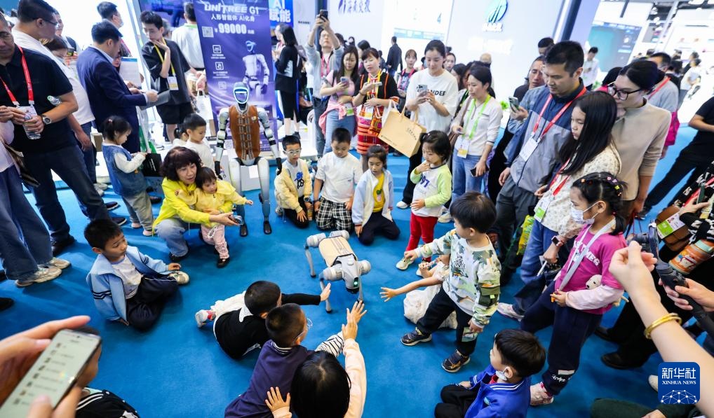 新华全媒+·第五届消博会丨第五届中国国际消费品博览会举办