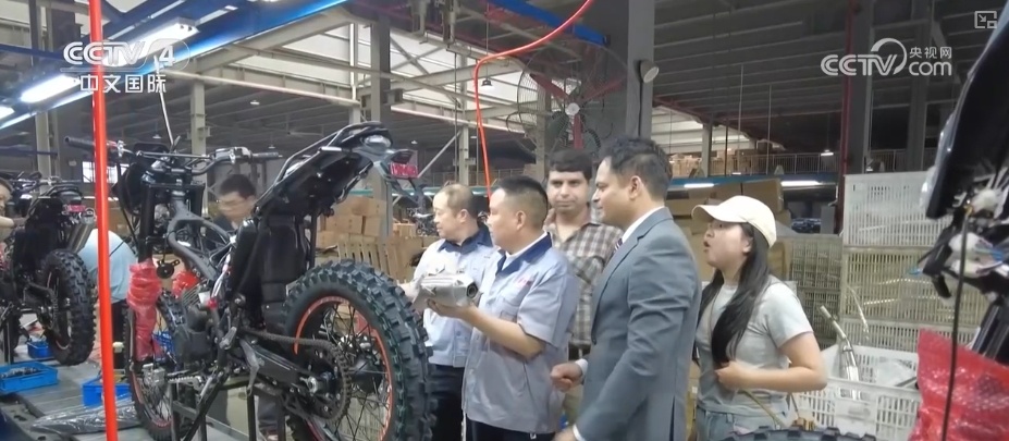 创新品、闯新路，生产热火朝天！外贸企业订单多元 引领产品市场