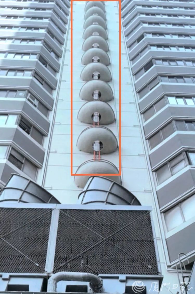 厦门这个“逃生滑梯”走红网络!网友:挺有未来感的…… 厦门这个“逃生滑梯”走红网络!网友:挺有未来感的……