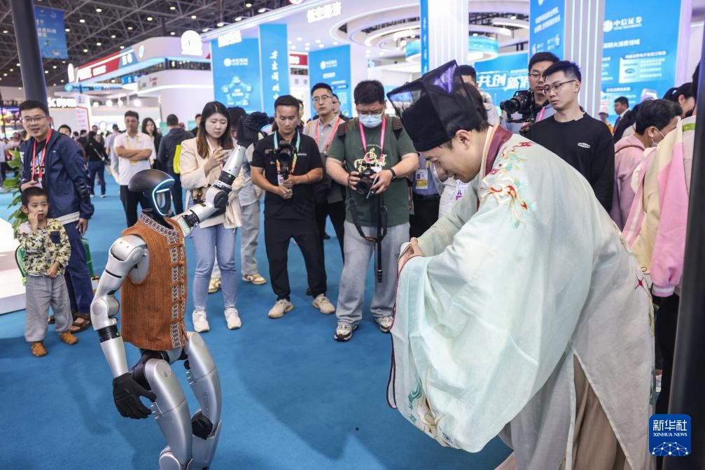 新华全媒+·第五届消博会丨第五届中国国际消费品博览会举办