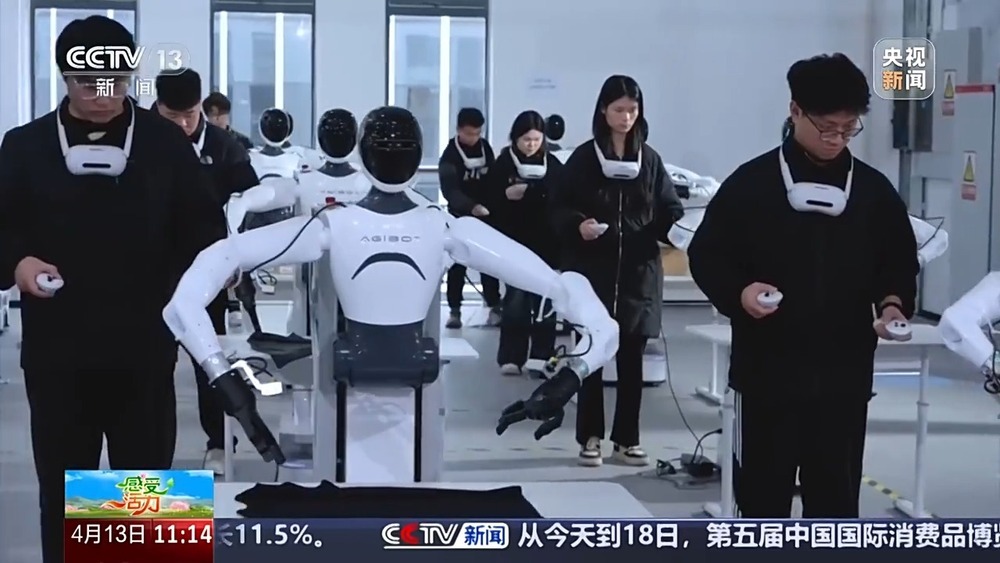 感受活力丨怎样做出一台人形机器人？这个“不一样”的团队带你感受