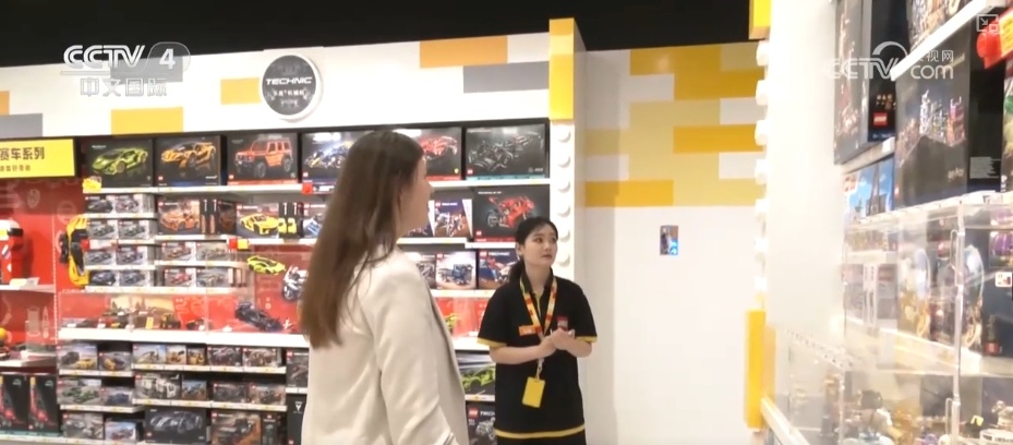 体验好，会再来！外国游客“丝滑”享受“即买即退”快乐“买买买”