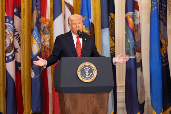 国际观察丨“直接”变“间接” 特朗普政府“毁约”后首次伊美正式谈判陷分歧 国际观察丨“直接”变“间接” 特朗普政府“毁约”后首次伊美正式谈判陷分歧