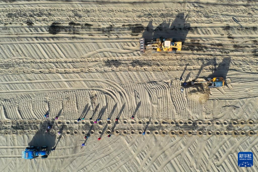 从“锁边”到“扩绿” &nbsp;新疆加快巩固塔克拉玛干沙漠锁边成果