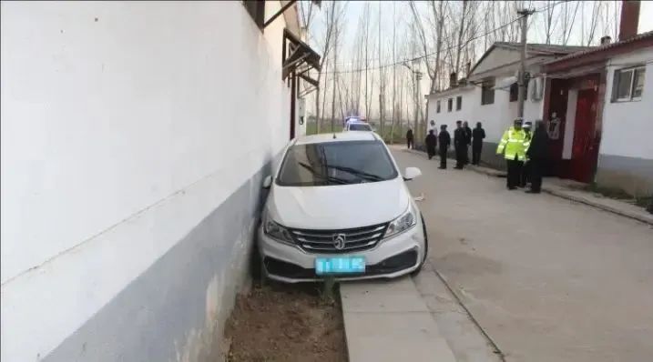 儿子无证驾驶致1死2伤，父亲顶罪被识破！双双被追责