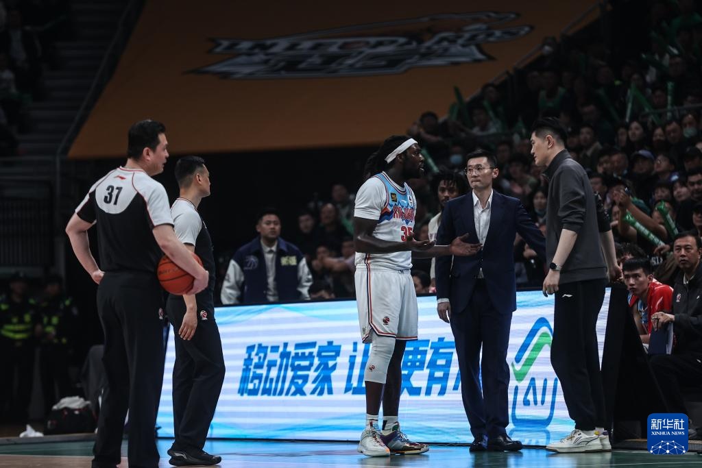 CBA季后赛：辽宁本钢胜新疆伊力特