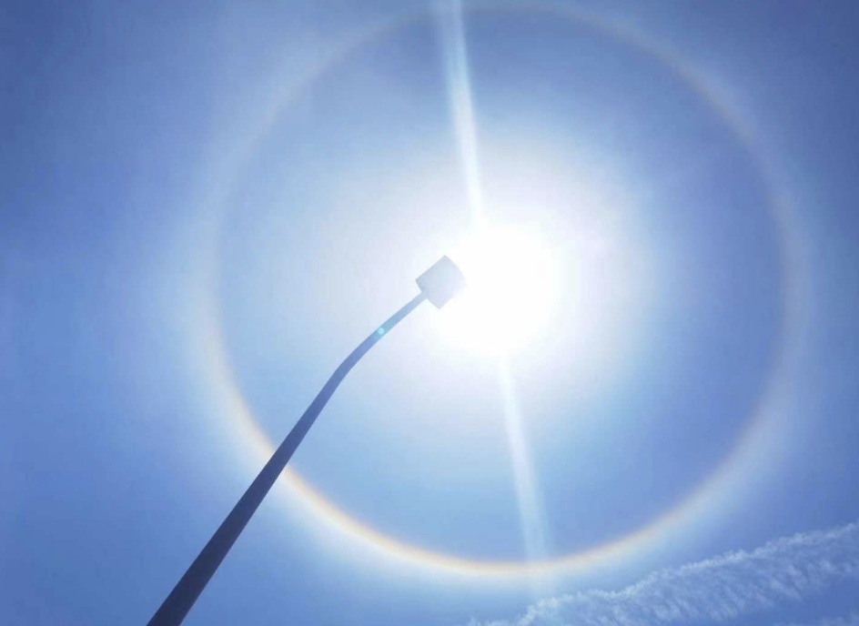 抬头看!贵阳上空出现“超大美瞳” 抬头看!贵阳上空出现“超大美瞳”