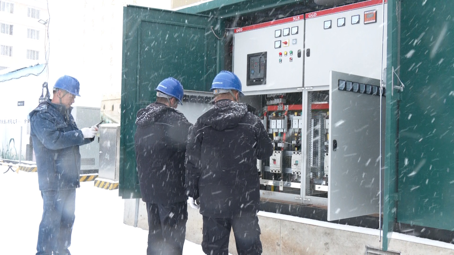 四月暴雪突袭边城呼玛 多部门联动保民生 四月暴雪突袭边城呼玛 多部门联动保民生