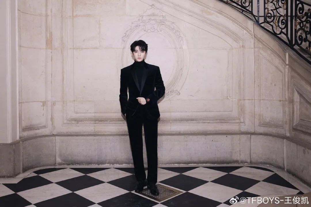 王俊凯历经两年告黑成功!造谣假唱、恋情等不实信息,祁某某登报道歉 王俊凯历经两年告黑成功!造谣假唱、恋情等不实信息,祁某某登报道歉