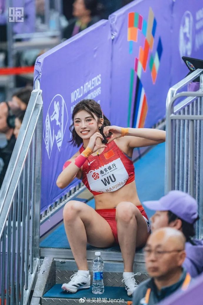 吴艳妮谈网络争议:我一点都不在意,要有被讨厌的勇气 吴艳妮谈网络争议:我一点都不在意,要有被讨厌的勇气