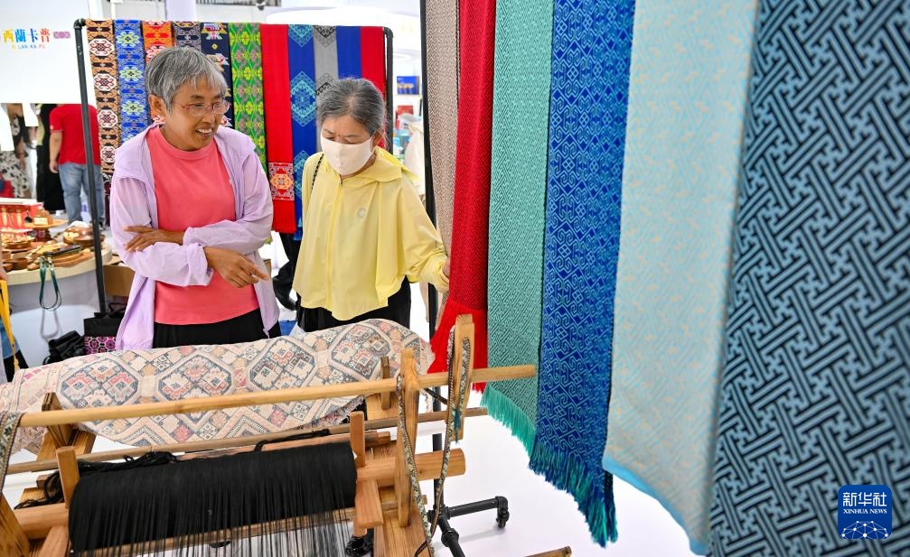 新华全媒+·第五届消博会丨非遗加持，国潮消费信心拉满