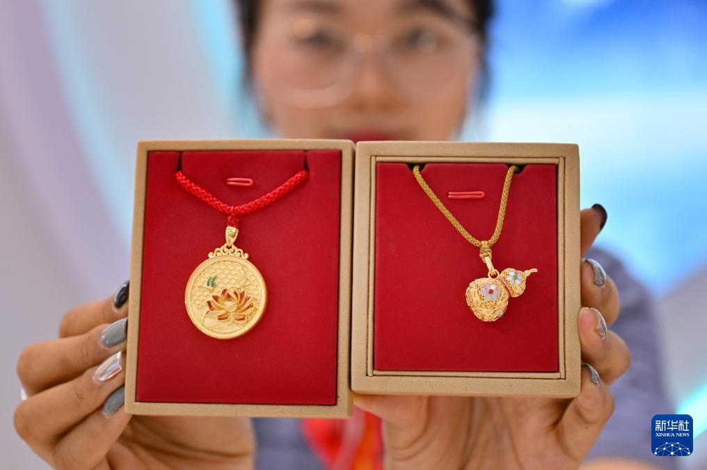 新华全媒+·第五届消博会丨非遗加持，国潮消费信心拉满