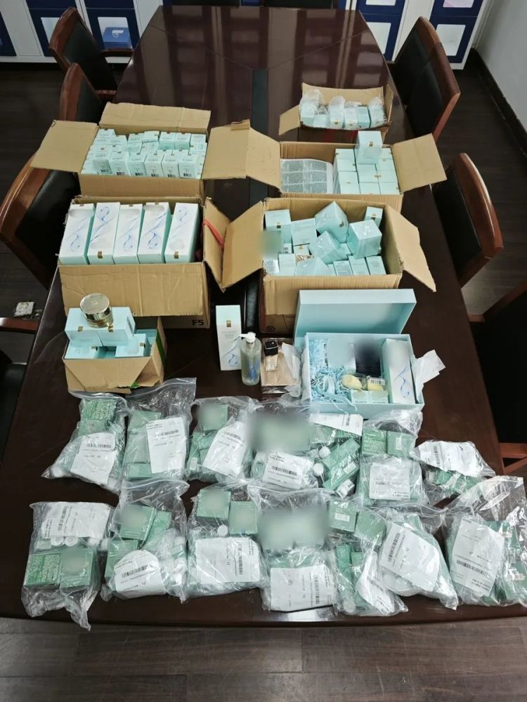 “穿搭博主”网购连帽衫，手被断针划伤？店家赔了4千余元，代工厂：并非自家针头！