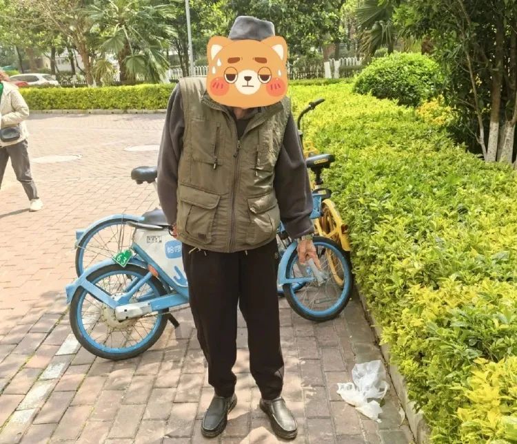 男子从27楼抛下没吃完的豆腐脑,险些砸中路人!警方:拘6天 男子从27楼抛下没吃完的豆腐脑,险些砸中路人!警方:拘6天