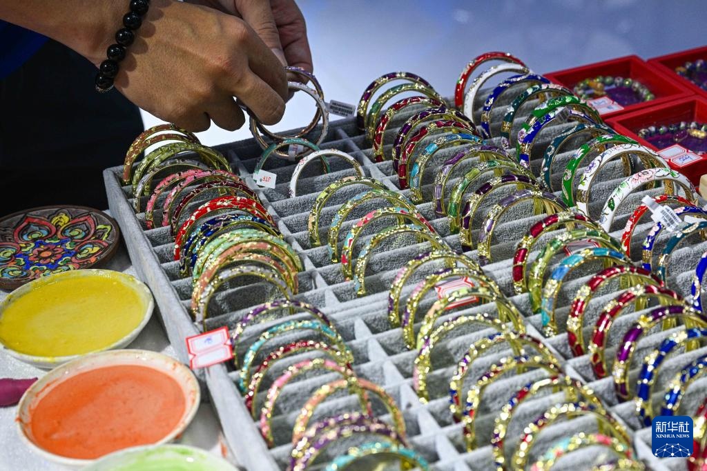 新华全媒+·第五届消博会丨非遗加持，国潮消费信心拉满