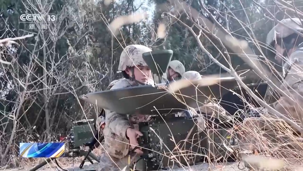 直击陆军演训现场 通信全要素实战化演练检验保障能力