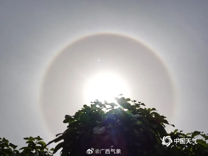 南宁惊现日晕奇观！你拍到“天空之眼”了吗？
