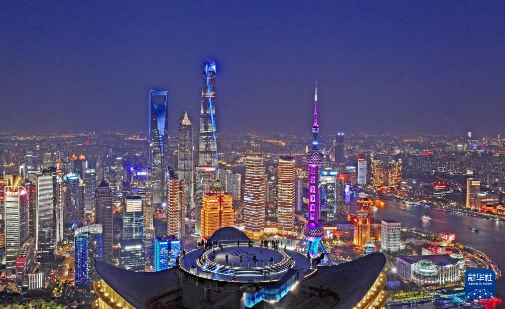 上海320米空中观景台开放 全景俯瞰城市天际线 上海320米空中观景台开放 全景俯瞰城市天际线