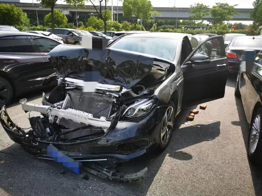 怎么老是你?豪车16次被撞,都是面包车干的!上海警方一查,果然有蹊跷 怎么老是你?豪车16次被撞,都是面包车干的!上海警方一查,果然有蹊跷