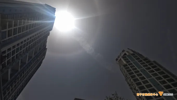 南宁惊现日晕奇观！你拍到“天空之眼”了吗？